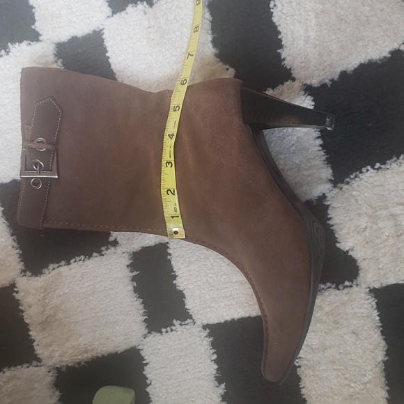 🎅 Christmas Clearance Sale - Mossimo Brown‎ Suede Boots. Size 9. - Picture 9 of 12